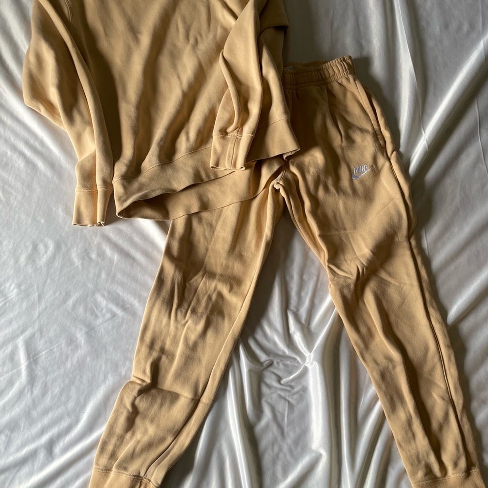 Nike Tan Sweatpants Relaxed Fit Joggers